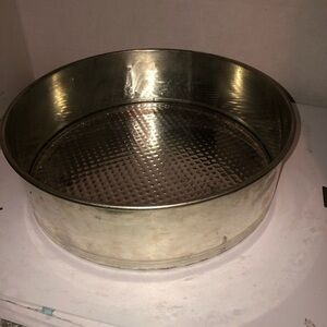 Vintage springform cake pan. Cheesecake, ice cream cakes, pizza, and more- used